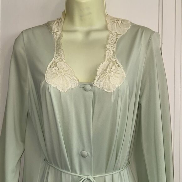 Vintage Vanity Fair Green Mint Green Long Sleeve Nylon Robe with Cream Lace - Picture 2 of 9